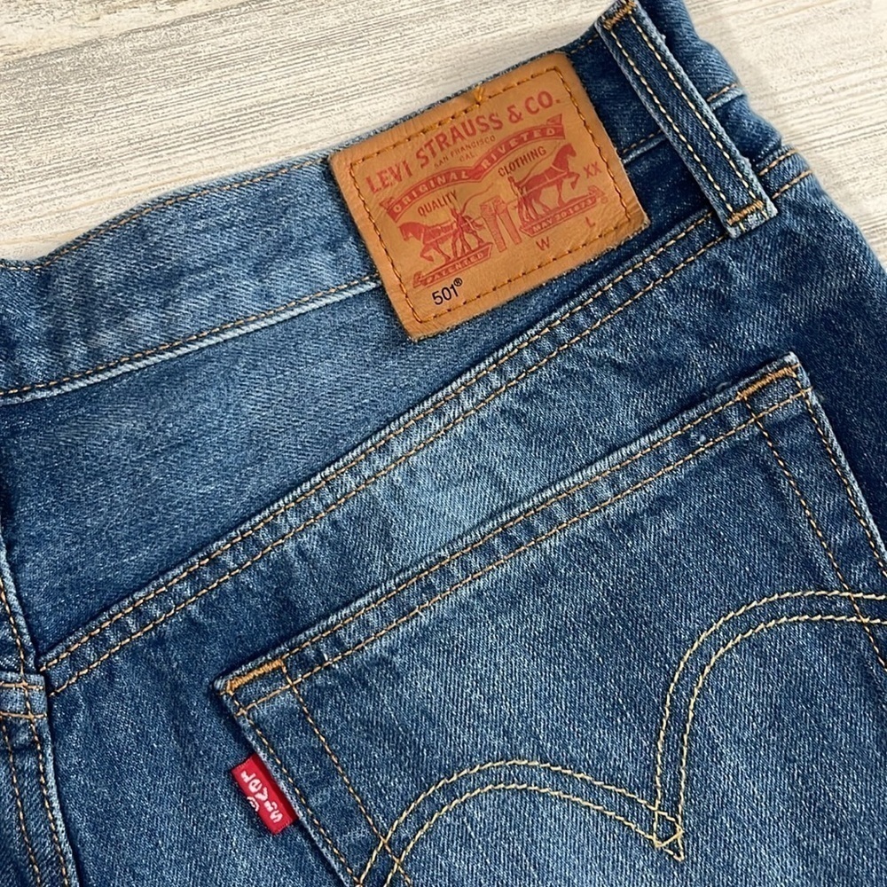 Levi’s 501 button fly shorts size 31 - Picture 2 of 11